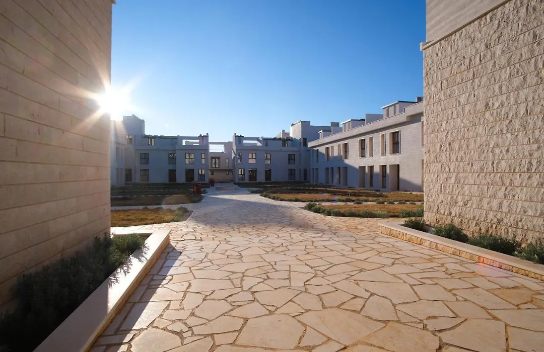 Grad Sunca Resort-1